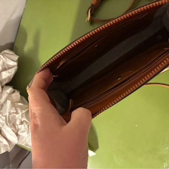 Vintage Dooney & Burke Tan and Cream Women's Bag - Picture 5 of 8